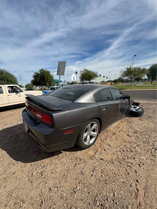 2014 Dodge Charger 7th Gen - Image 2 of 5