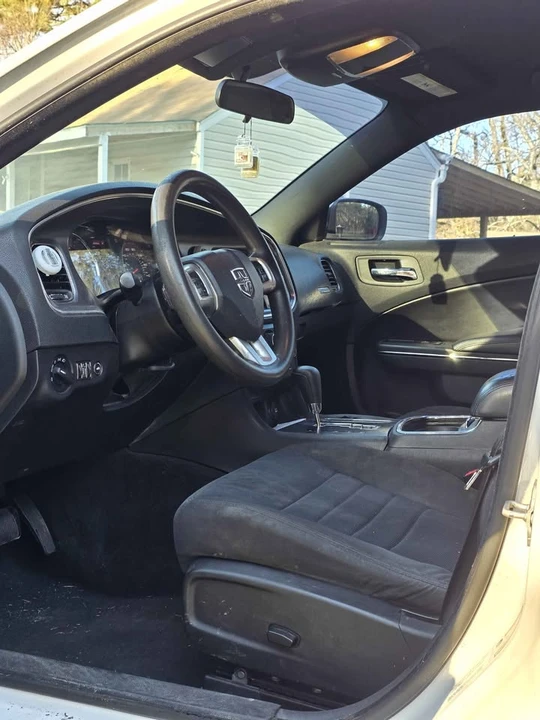 2014 Dodge Charger 7th Gen - Image 4 of 10