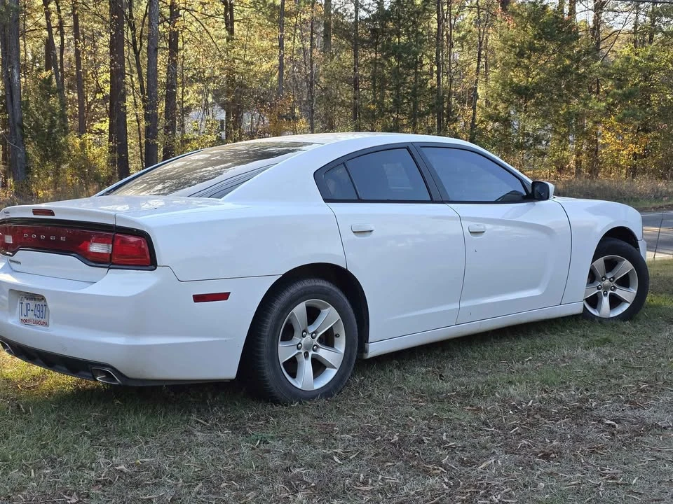 2014 Dodge Charger 7th Gen - Image 9 of 10