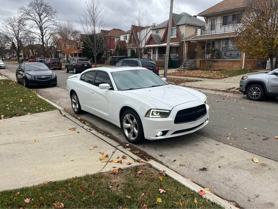 2014 Dodge Charger 7th Gen - Image 4 of 13