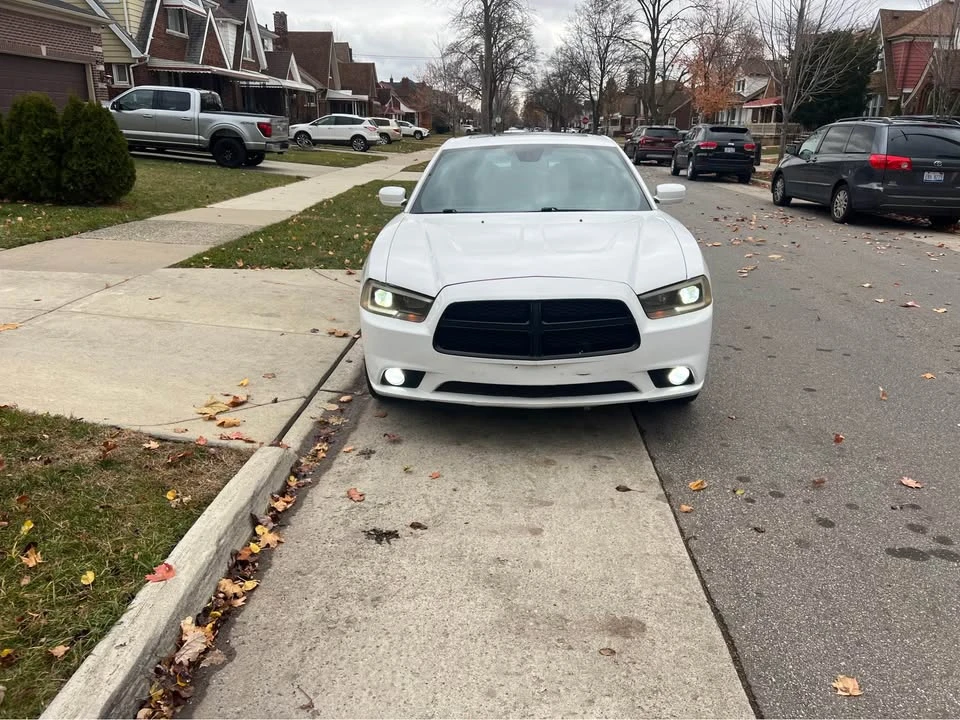 2014 Dodge Charger 7th Gen - Image 3 of 13
