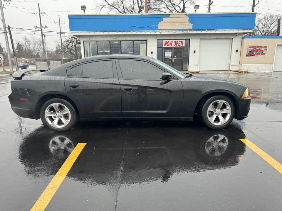 2014 Dodge Charger 7th Gen - Image 5 of 11