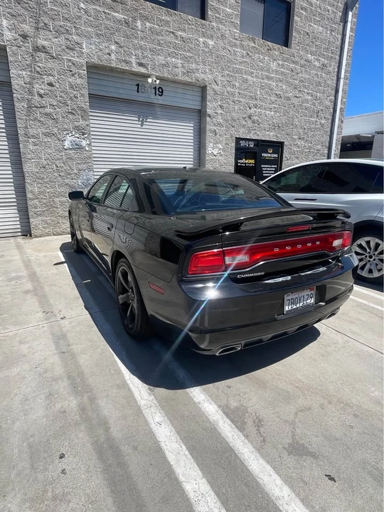 2014 Dodge Charger 7th Gen - Image 2 of 8