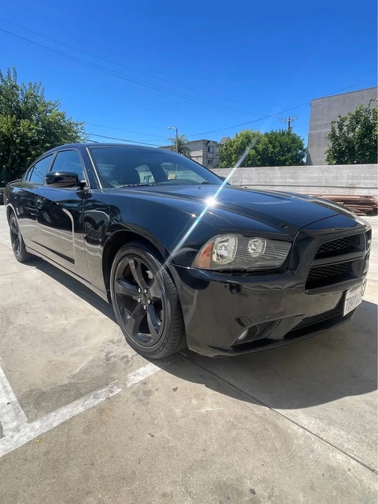 2014 Dodge Charger 7th Gen - Image 4 of 8