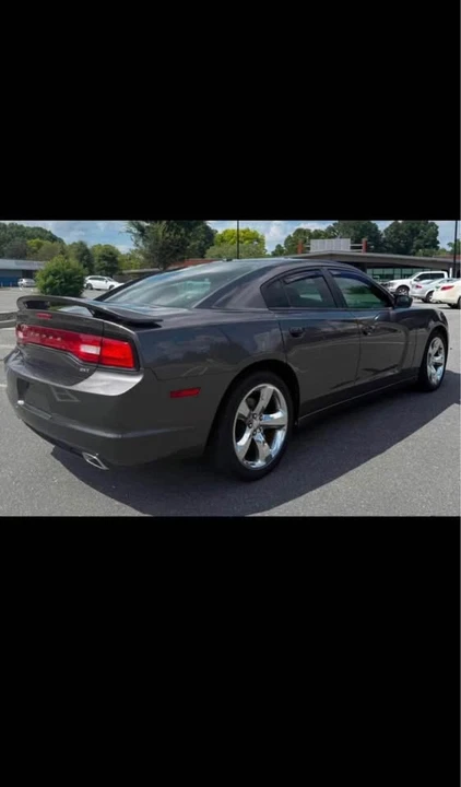2014 Dodge Charger 7th Gen - Image 9 of 11