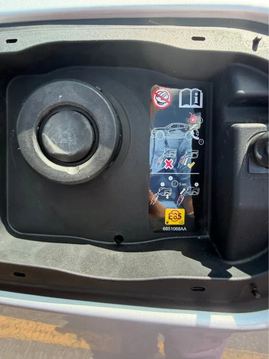2014 Dodge Charger 7th Gen - Image 9 of 12