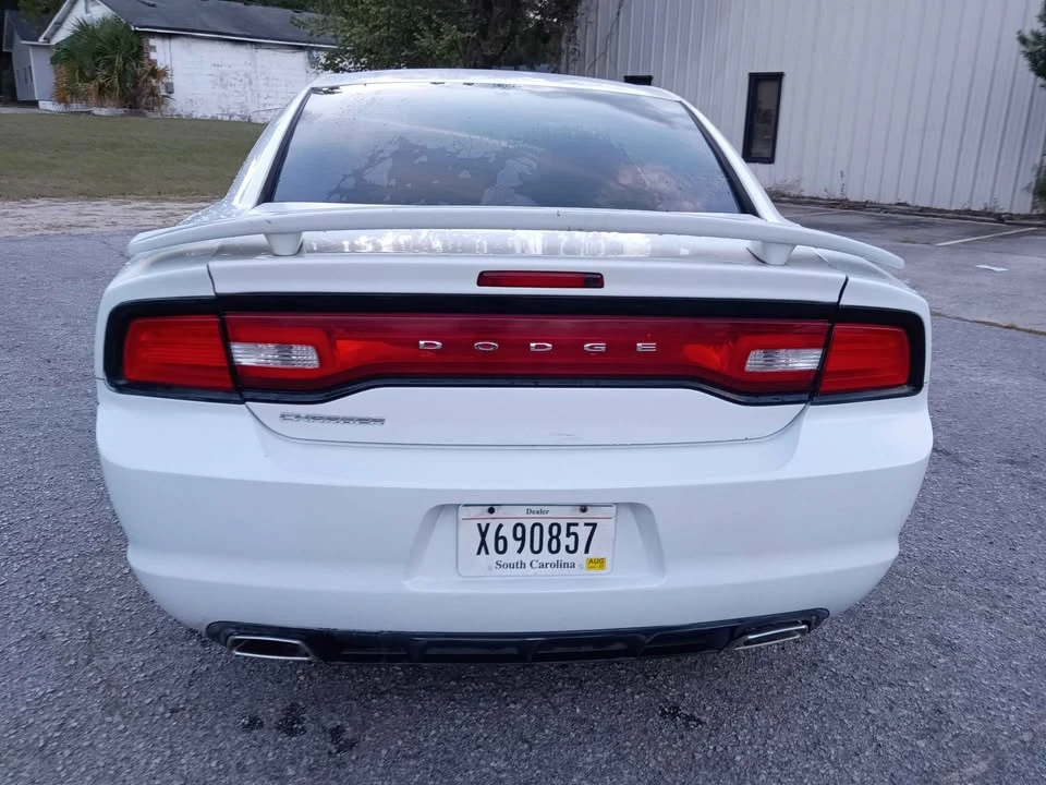 2014 Dodge Charger 7th Gen - Image 9 of 11
