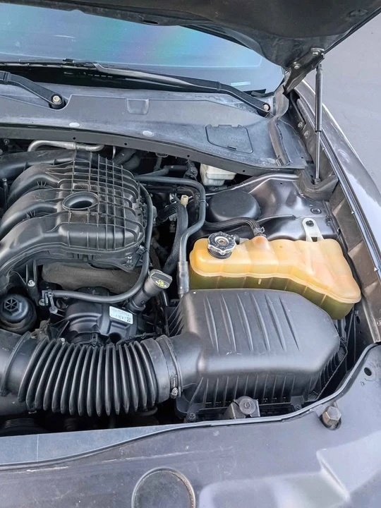 2014 Dodge Charger 7th Gen - Image 9 of 16