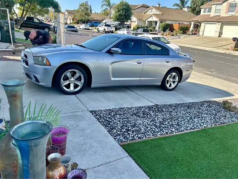 2014 Dodge Charger SXT Sedan 4D