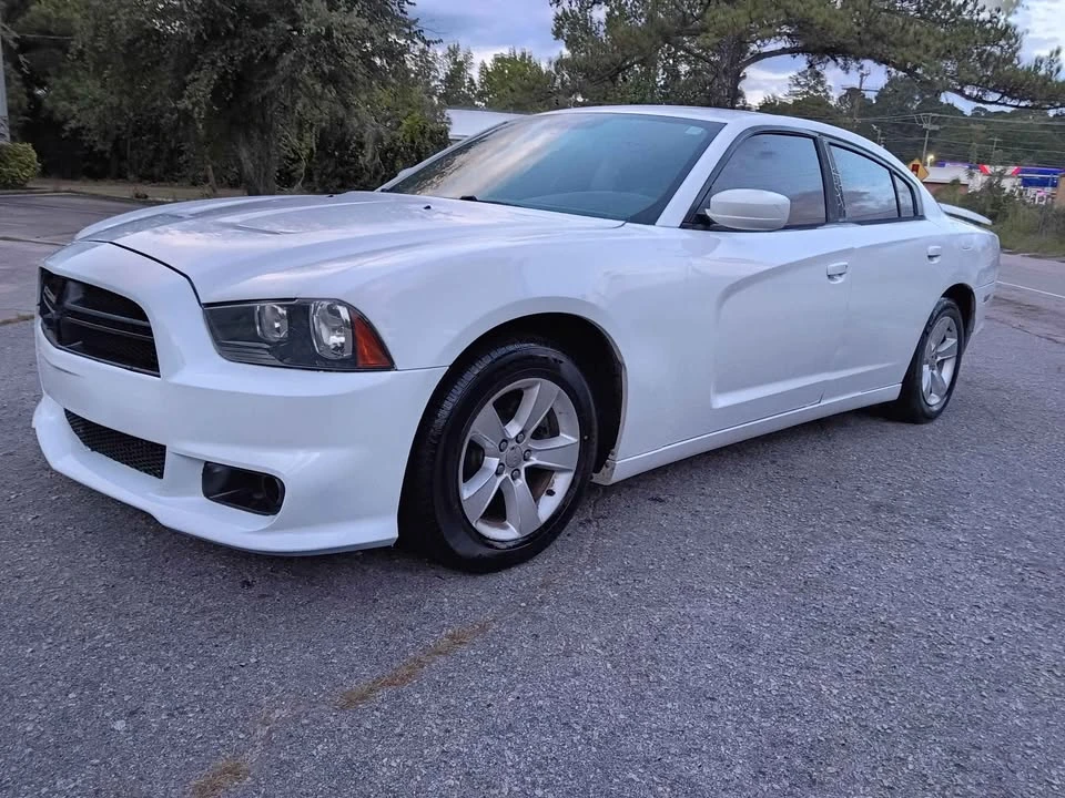 2014 Dodge Charger 7th Gen - Image 5 of 11