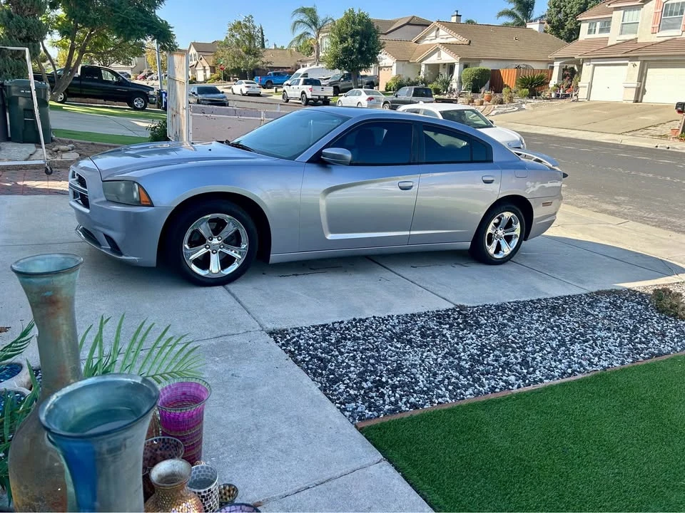 2014 Dodge Charger 7th Gen - Image 2 of 7