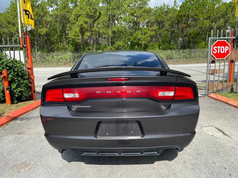 2014 Dodge Charger 7th Gen - Image 4 of 9