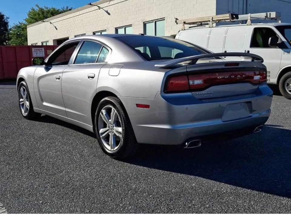 2014 Dodge Charger 7th Gen - Image 5 of 13