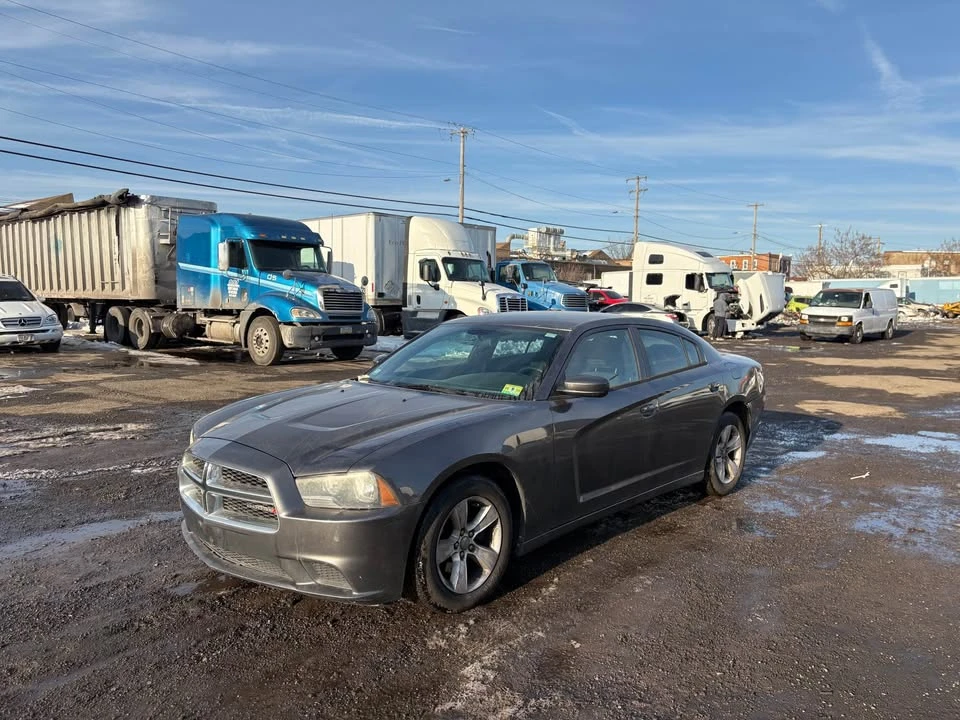 2014 Dodge Charger 7th Gen - Image 2 of 9