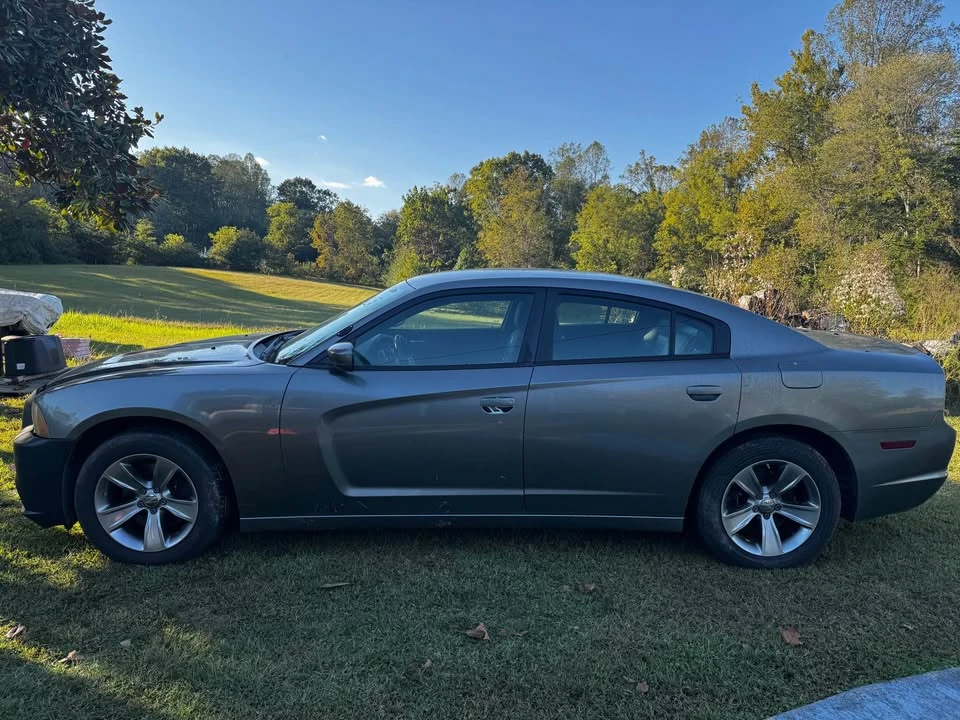 2014 Dodge Charger 7th Gen - Image 2 of 15