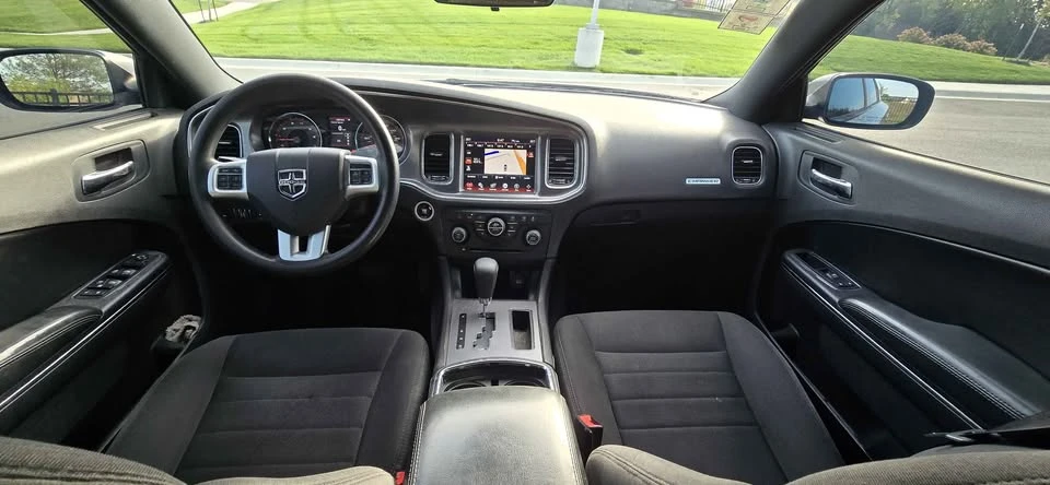 2014 Dodge Charger 7th Gen - Image 9 of 17