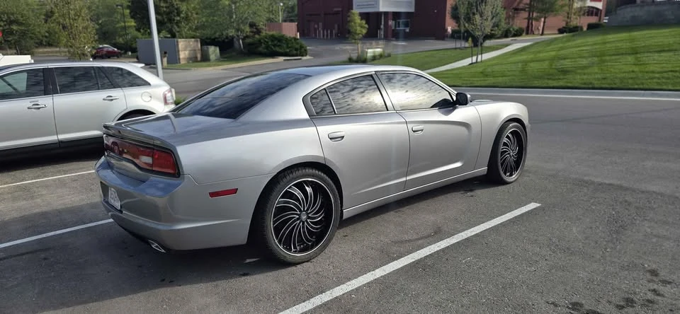 2014 Dodge Charger 7th Gen - Image 4 of 17