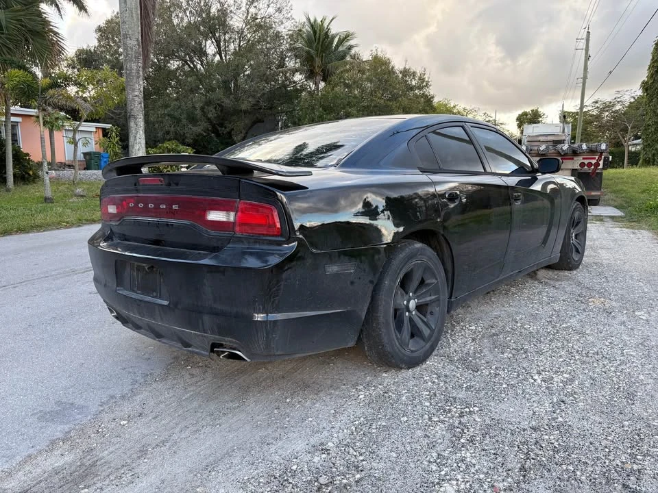 2014 Dodge Charger 7th Gen - Image 2 of 9