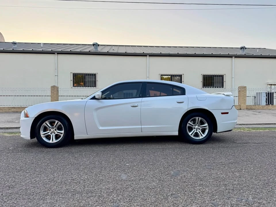 2014 Dodge Charger 7th Gen - Image 2 of 11