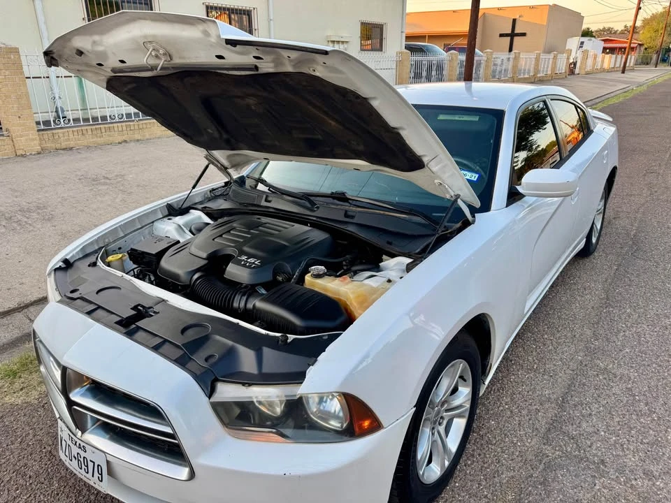 2014 Dodge Charger 7th Gen - Image 5 of 11