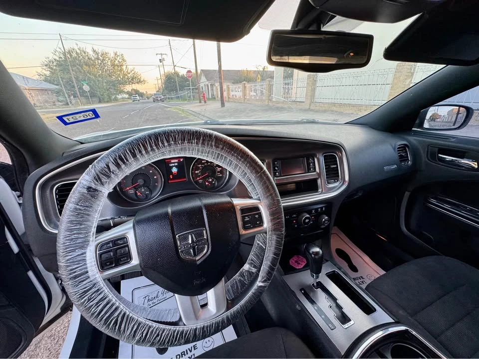2014 Dodge Charger 7th Gen - Image 9 of 11