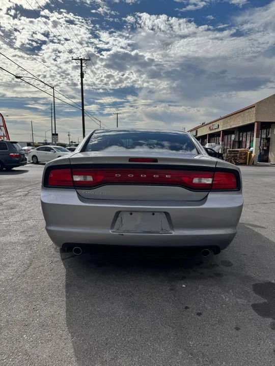 2014 Dodge Charger 7th Gen - Image 5 of 11