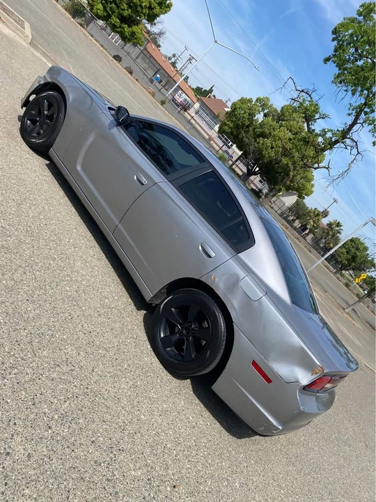 2014 Dodge Charger 7th Gen - Image 4 of 9