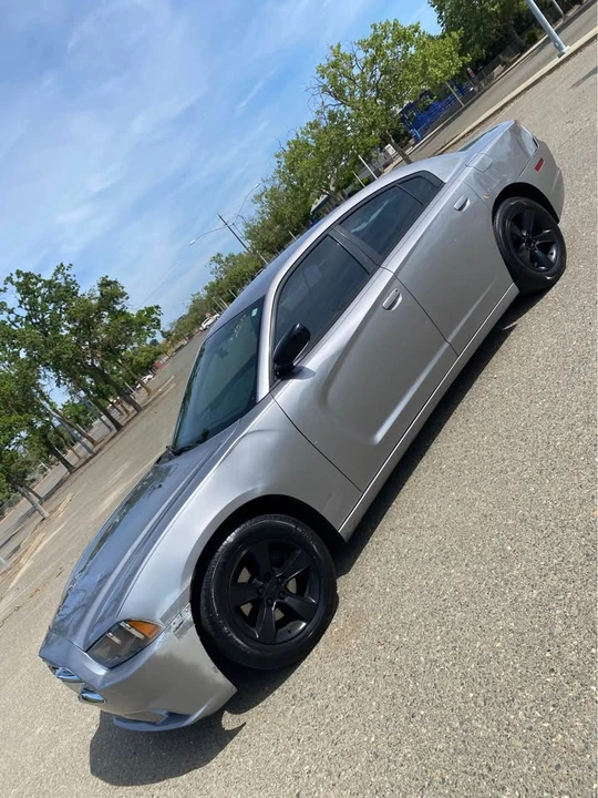 2014 Dodge Charger 7th Gen - Image 3 of 9