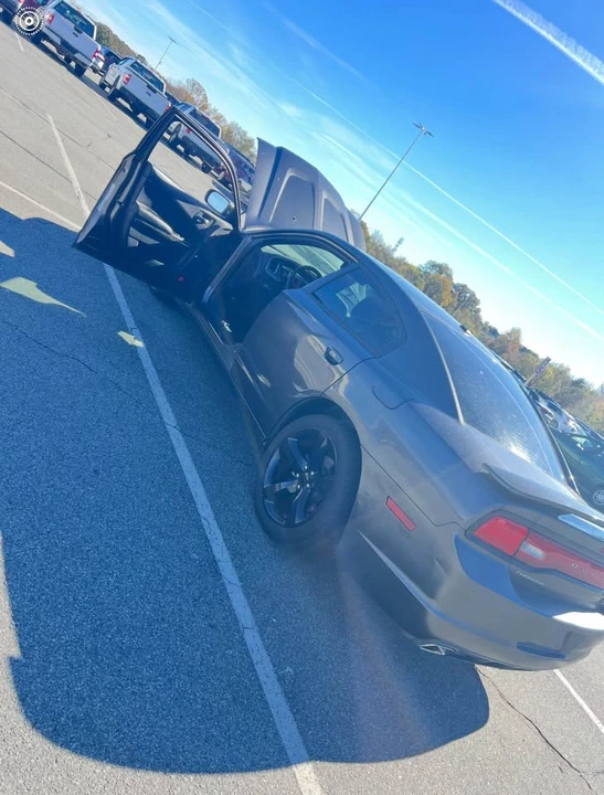 2014 Dodge Charger 7th Gen - Image 3 of 5