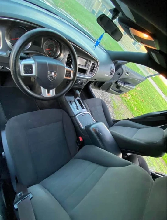 2014 Dodge Charger 7th Gen - Image 6 of 9