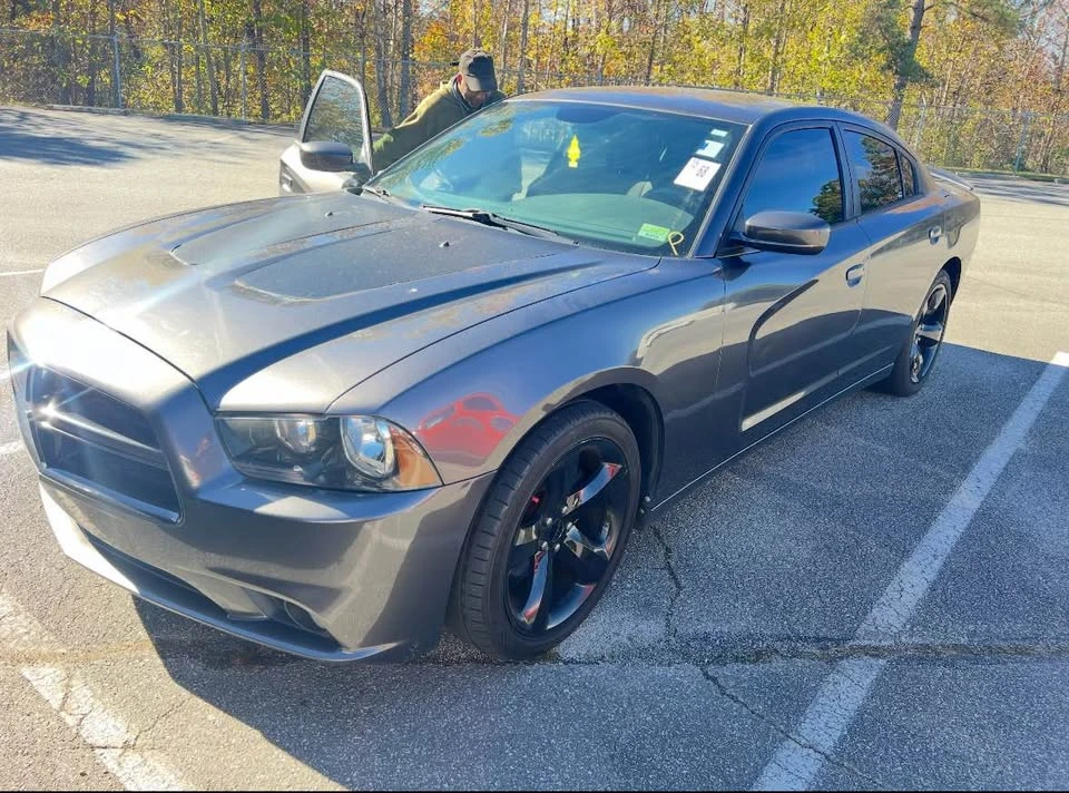 2014 Dodge Charger 7th Gen - Image 2 of 5