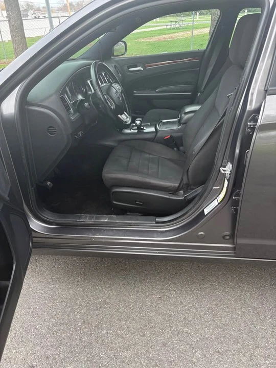 2014 Dodge Charger 7th Gen - Image 5 of 13