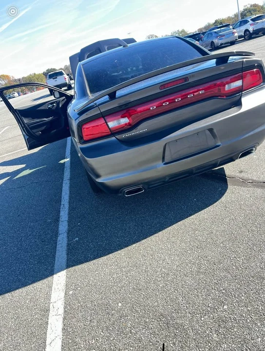 2014 Dodge Charger 7th Gen - Image 4 of 5