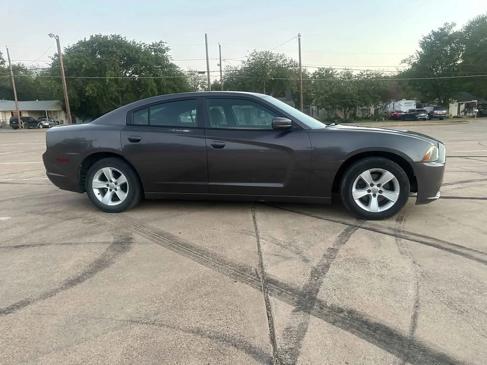 2014 Dodge Charger 7th Gen - Image 9 of 15