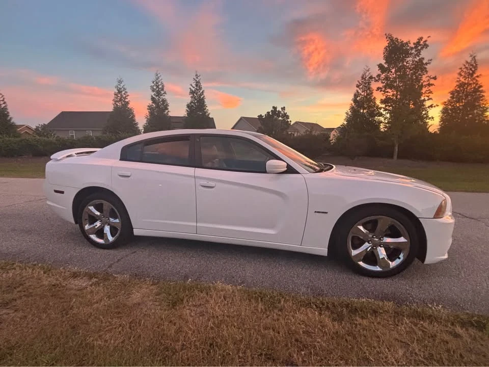 2014 Dodge Charger 7th Gen - Image 6 of 9