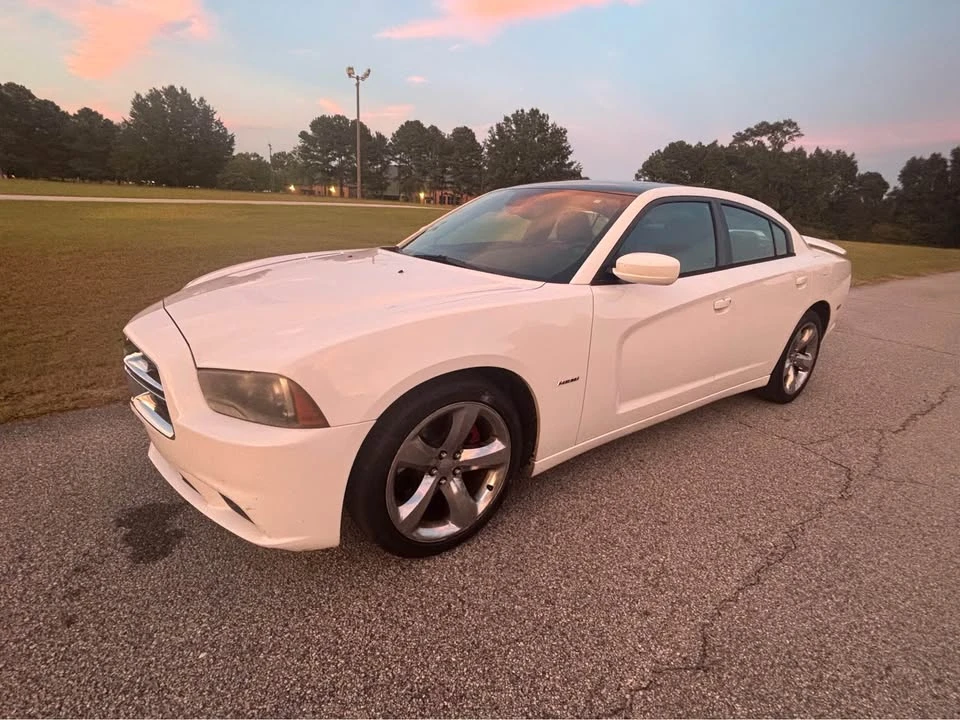 2014 Dodge Charger 7th Gen - Image 4 of 9