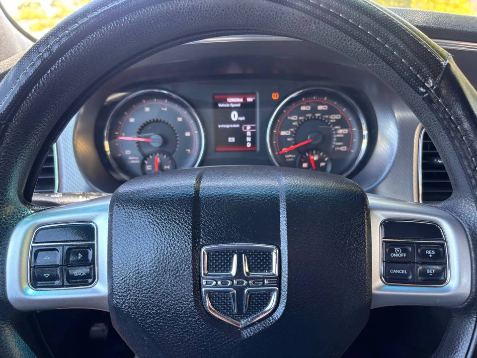 2014 Dodge Charger 7th Gen - Image 13 of 18