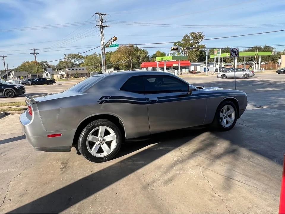 2014 Dodge Challenger 3rd Gen - Image 9 of 10