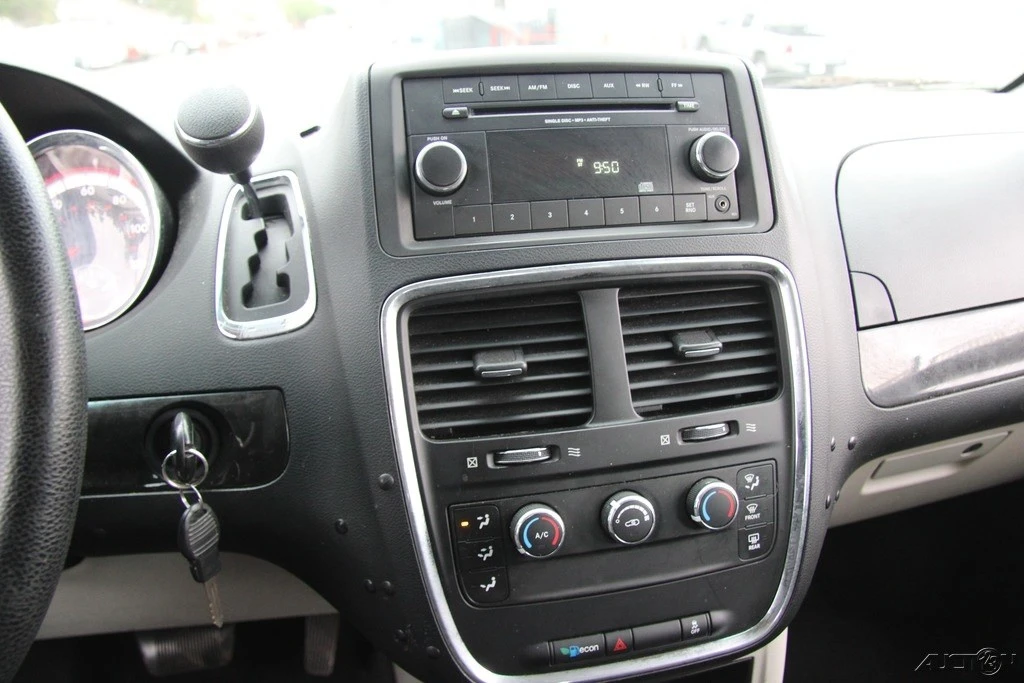 2014 Dodge Caravan - Image 16 of 21