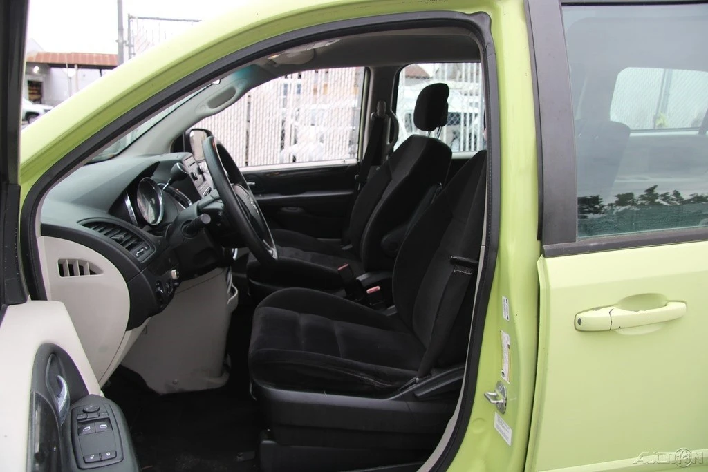 2014 Dodge Caravan - Image 12 of 21