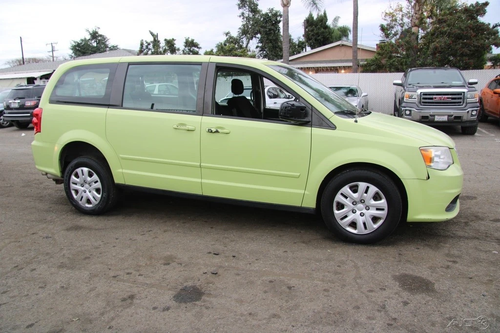 2014 Dodge Caravan - Image 7 of 21