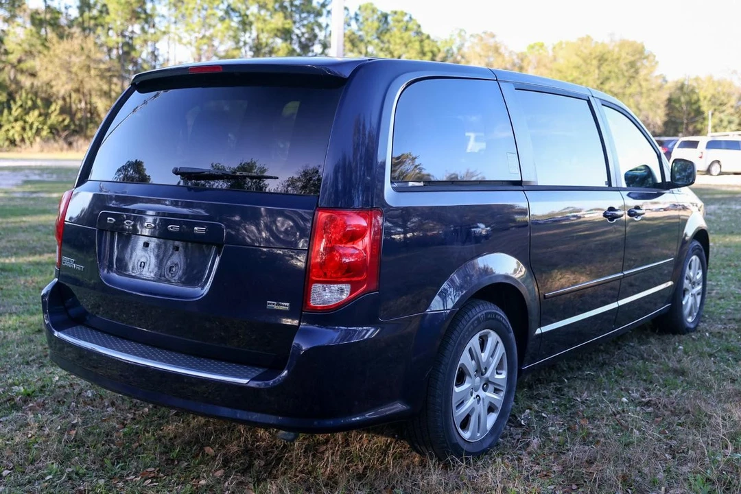 2014 Dodge Caravan - Image 11 of 12