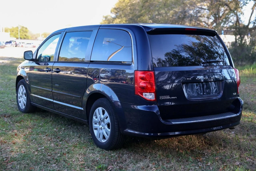 2014 Dodge Caravan - Image 5 of 12