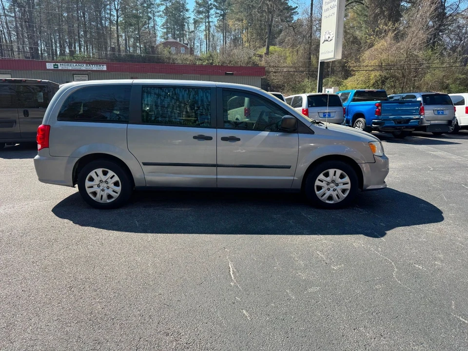 2014 Dodge Caravan - Image 6 of 12