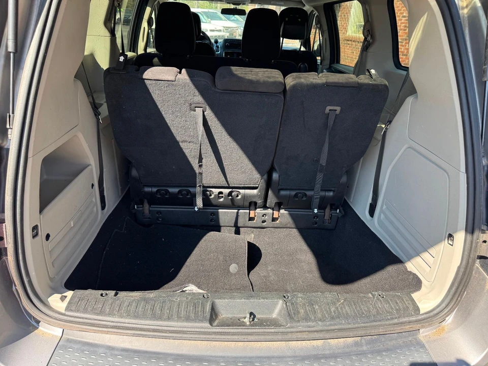 2014 Dodge Caravan - Image 10 of 12