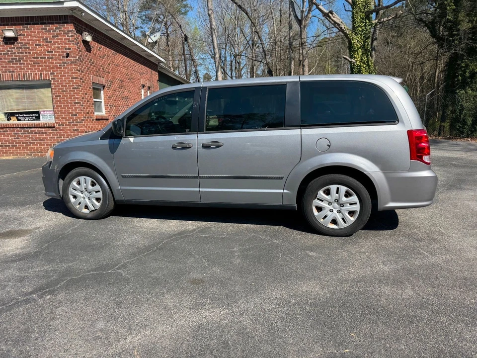 2014 Dodge Caravan - Image 2 of 12