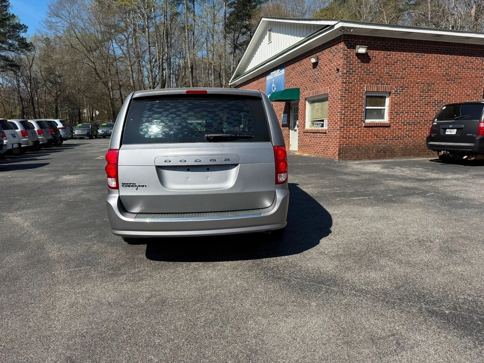 2014 Dodge Caravan - Image 8 of 12