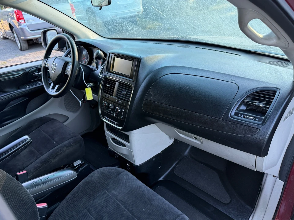 2014 Dodge Caravan - Image 17 of 20