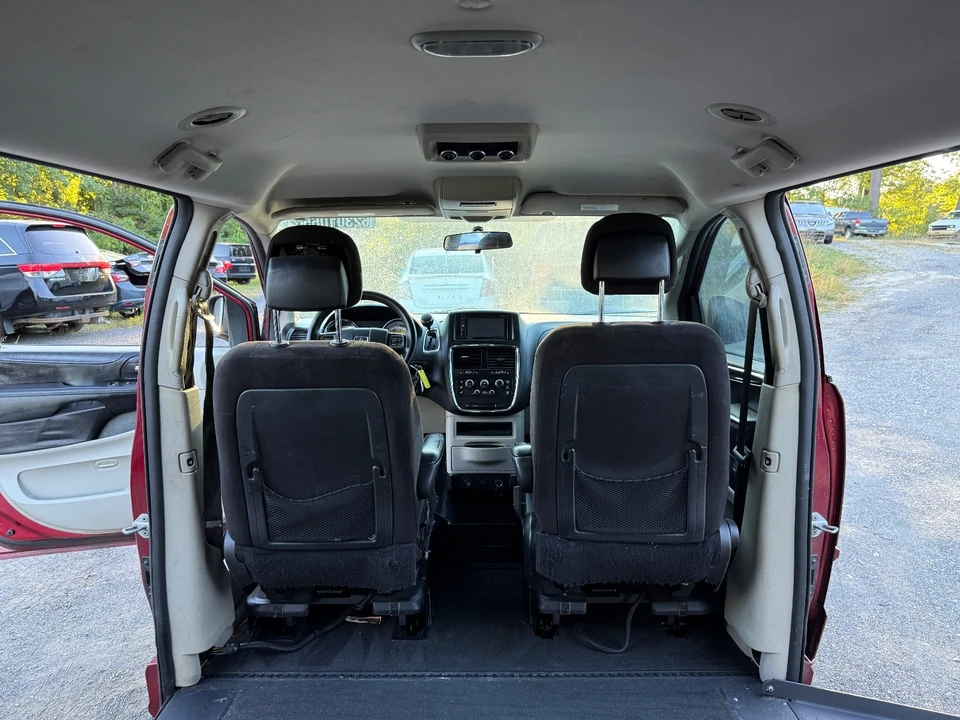 2014 Dodge Caravan - Image 16 of 20