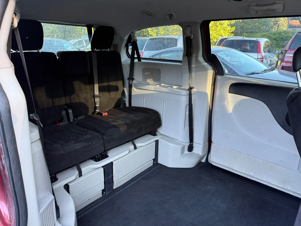 2014 Dodge Caravan - Image 8 of 20